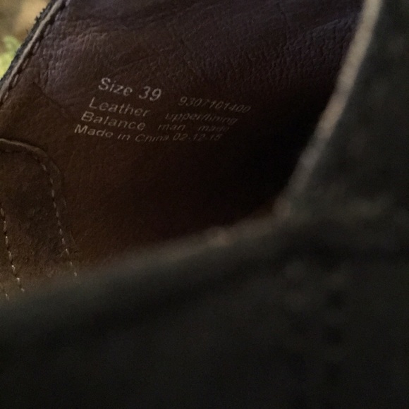 discontinued dansko
